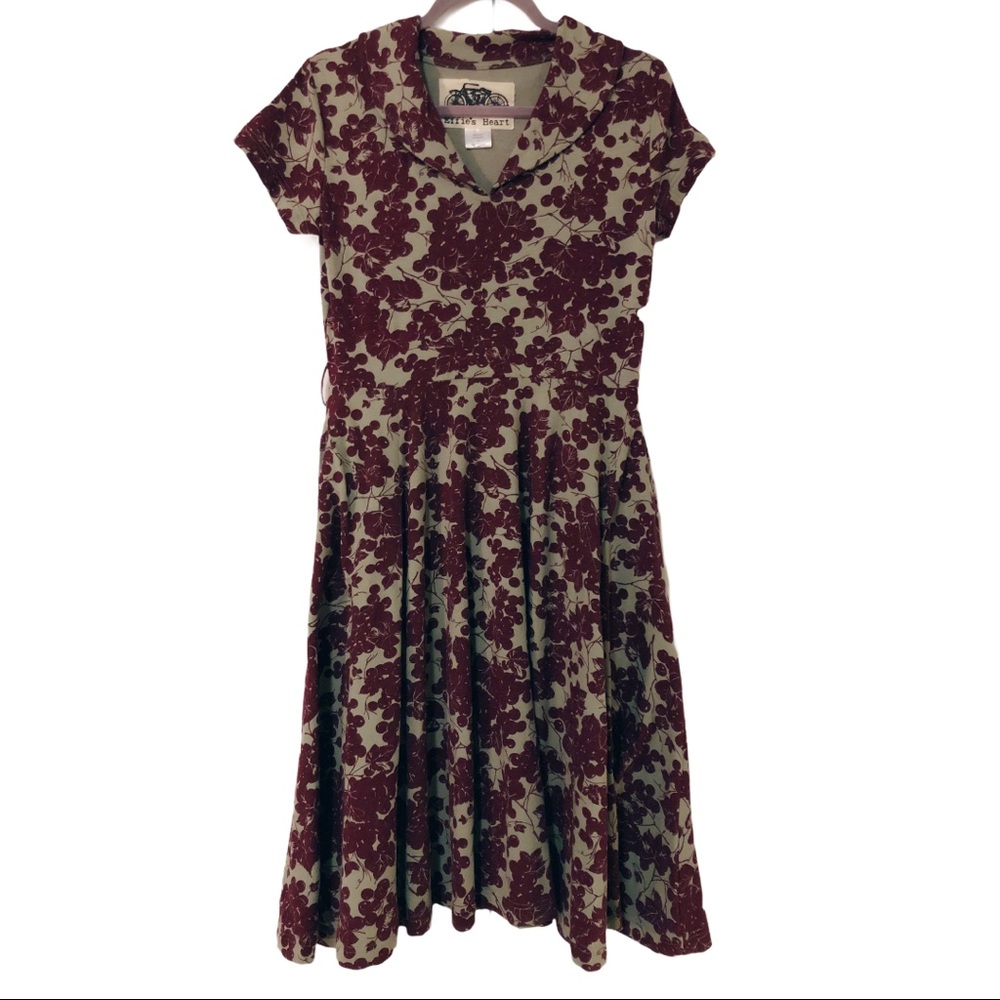 Effies heart Dress | taupe with purple grapes
